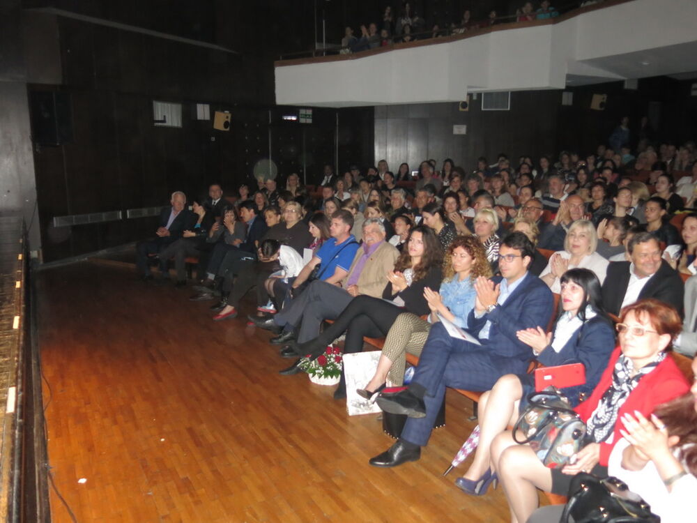 predstava đaka oš drago milović