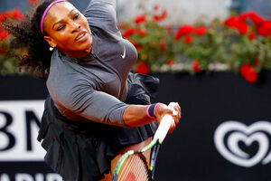 Serena u četvrtfinalu