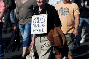 Berlin: Desničari protestuju protiv Angele Merkel