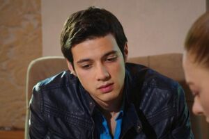 "Crna ruža": Sabri ponovo pokušava da nagovori Melek na bijeg