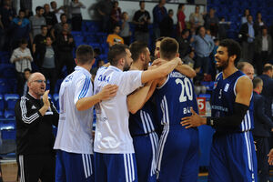 Mornar se vratio, sad je sve moguće