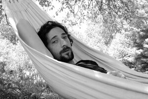 Edrijen Broudi otvorio izložbu slika