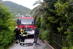 Tivat: Izgorio krov porodične kuće Radošević