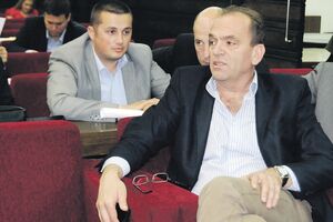 Kritika rada samo pred starješinom