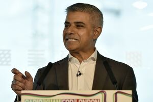 Musliman čiji je otac vozač autobusa ili sin jevrejskog milijardera