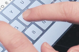 Vi platite – on napiše tezu – vi diplomirate