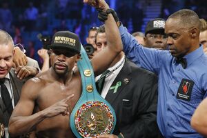 Mejveder: Nude mi devetocifreni iznos za povratak u ring