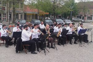 Nikšić: Obnovljeni gradski orkestar nastupio na Trgu