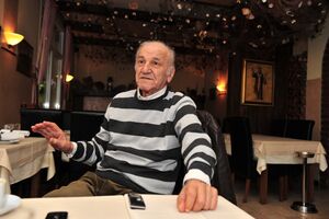 Bata Živojinović ponovo u bolnici