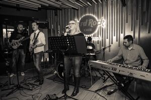 Sastav "Tatamata" na promo žurki festivala City Groove