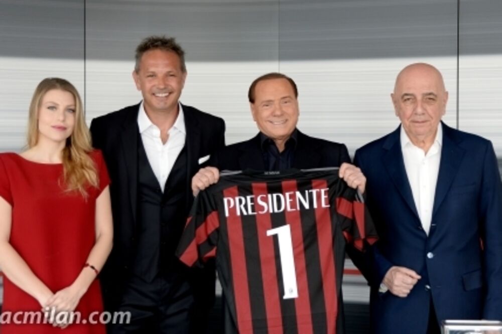 Mihajlović, Berluskoni, Foto: Acmilan.com