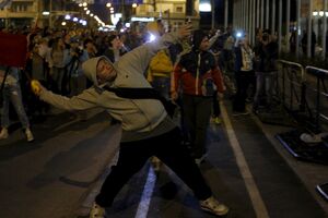 Demonstranti u Skoplju zapalili fotografiju Ivanova
