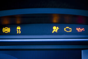 Šta označavaju lampice u autu?