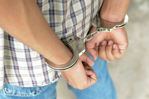 Nikšić: Uhapšeni maloljetnici, osumnjičeni da su ukrali auto,...