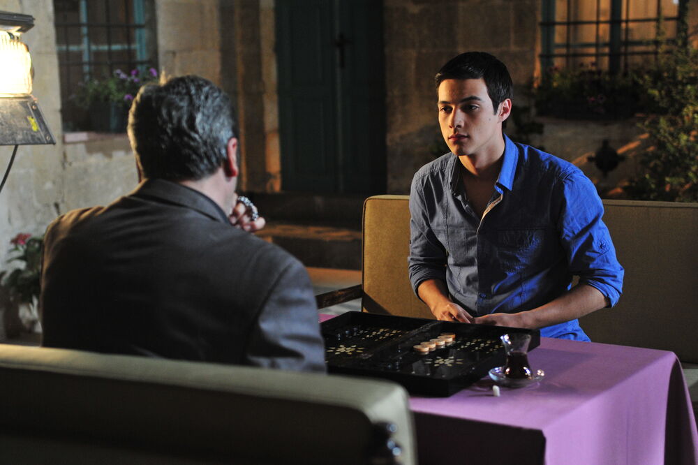 Crna ruža, Foto: Printscreen