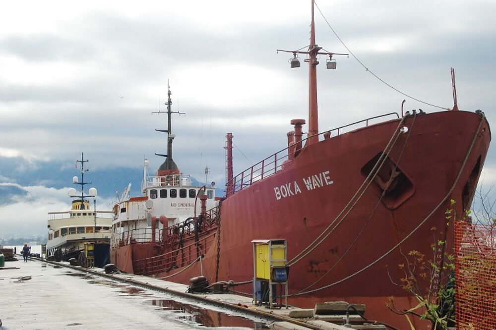 olupina, Tivat, Foto: Siniša Luković