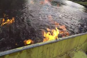 Australija: Rijeka gorjela cio sat zbog metana na površini