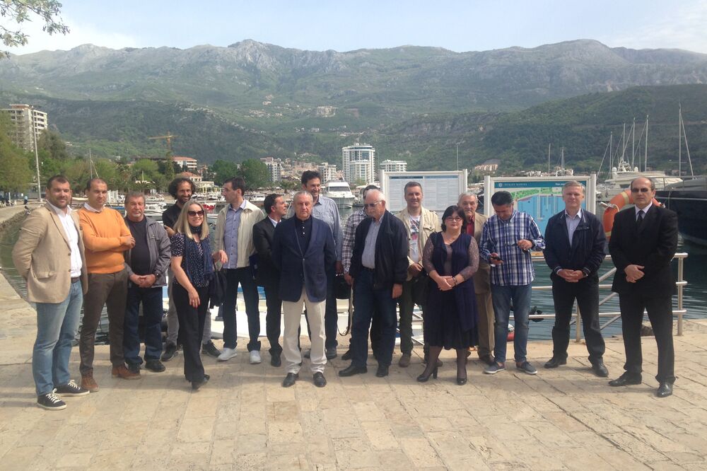 Predstavnici 19 političkih partija, Foto: Vuk Lajović