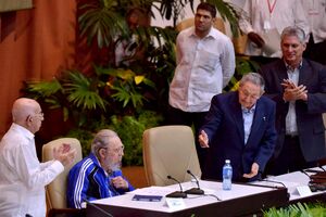 Kuba: Raul Kastro ostaje na čelu partije, stariji članovi se ipak...