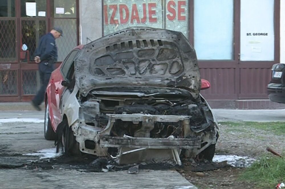 Dejan Knežević zapaljeno auto, Foto: Tv Vijesti