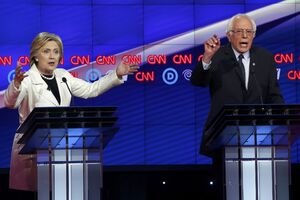 Žustra debata Klintonove i Sandersa: "Gledaoci vas neće čuti ako...