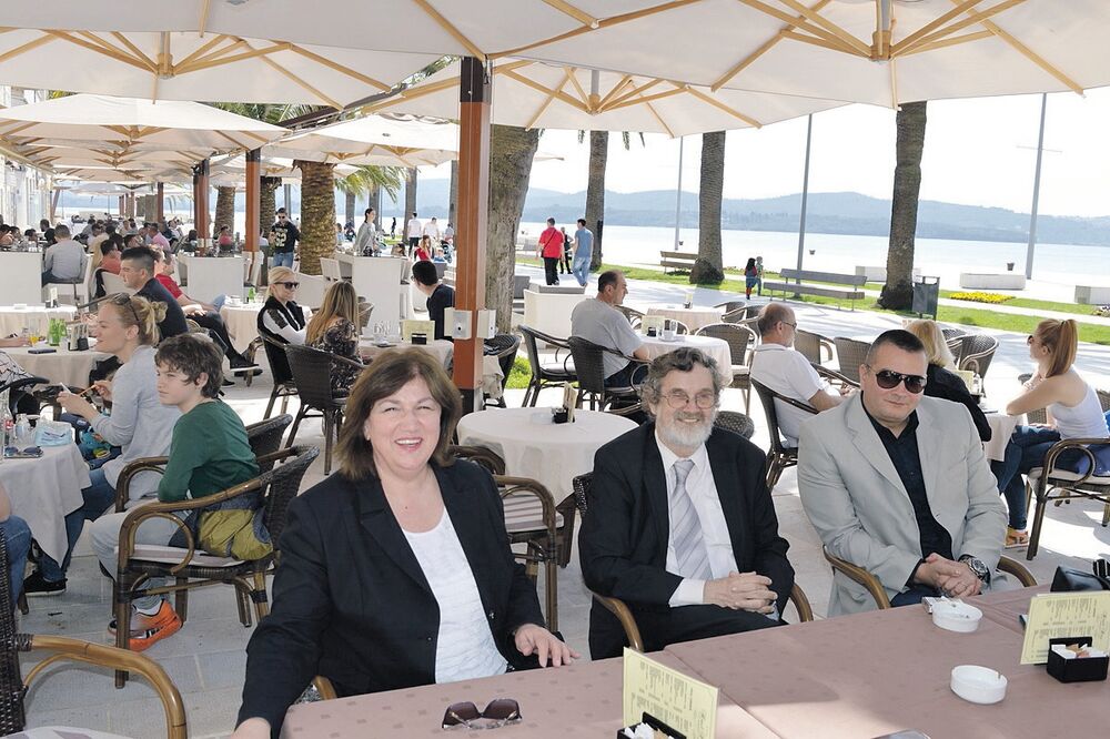 Marija Vučinović, Pečarić (novine)