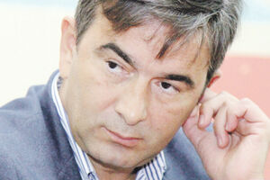 Medojević: Neovlašćena opozicija da prekine kontakt s režimom i da...