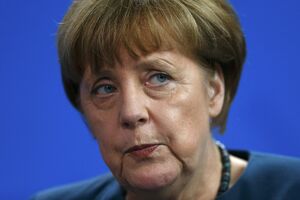 Merkel: Rješenje migrantske krize odvojeno od umjetničkih sloboda