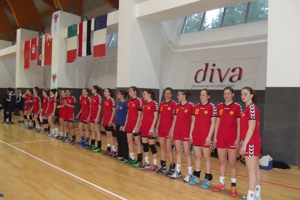 Crnogorske kadetkinje, Foto: Obrad Pješivac