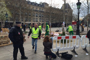 Francuska: Policija evakuisala demonstrante sa Trga Republike