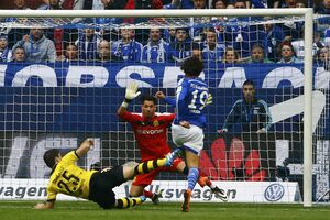 Borusiji bod u derbiju Rura, Bajern na plus sedam