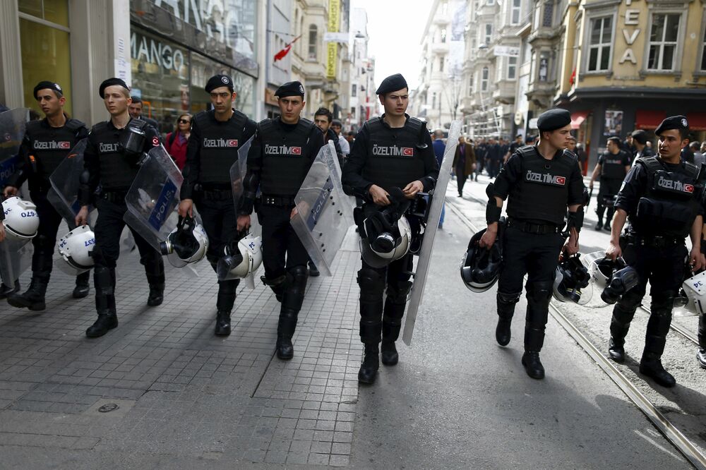 policija, Istanbul, Foto: Reuters