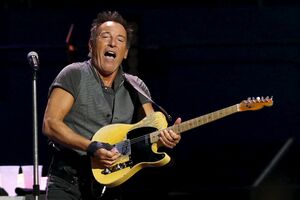 Springsteen canceled the concert due to the law suspending the fight...