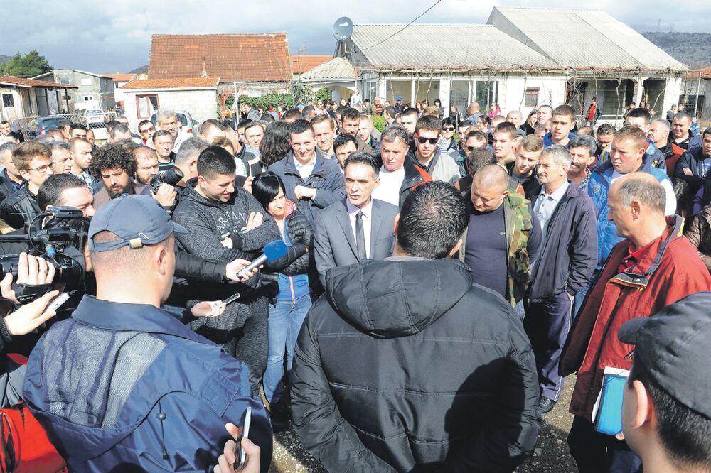 Iseljenje porodice Vlahović, Foto: Zoran Đurić