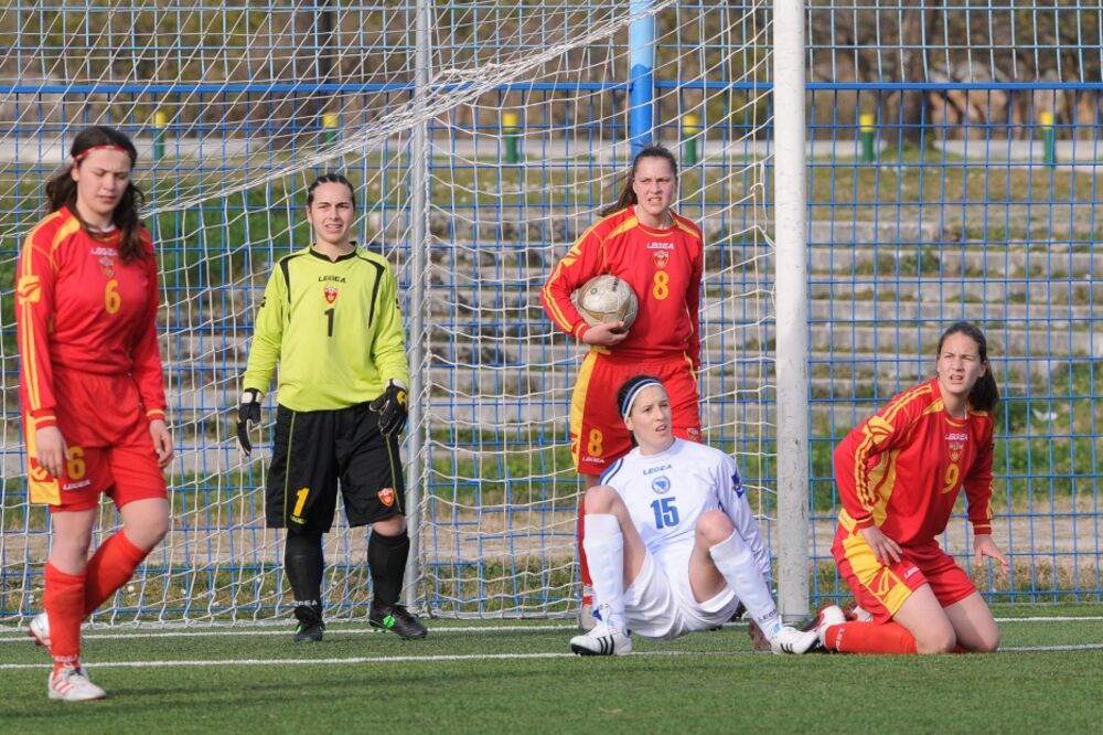 crnogorske fudbalerke, Foto: Savo Prelević