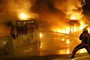 Pet vozila zapaljeno u Istanbulu