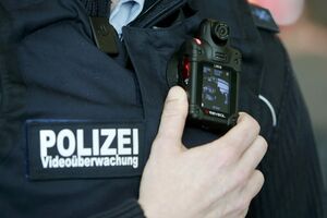 Njemačka policija upala u stanove desničara: "Internet nije zona u...