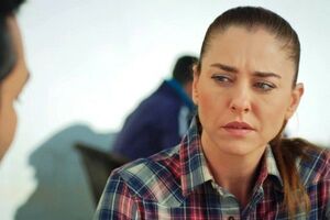 "Crna ruža": Ebru otkriva istinu koja joj mijenja život iz korijena