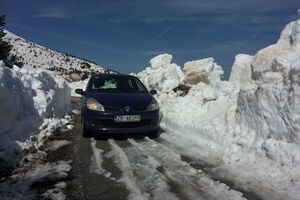 Žabljački komunalci 17 sati čistili snijeg do Male Crne Gore