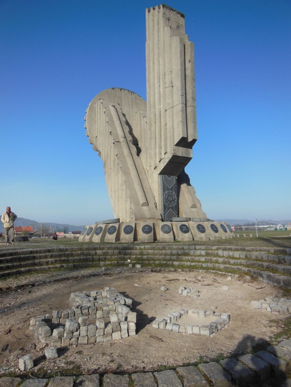 Spomenik palim borcima Nikšić