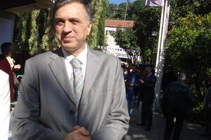 Vujanović: Đukanović je Šešelju čestitao kao građanin, a ne kao...