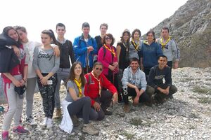 Učenici iz Bara upoznati sa biljnim vrstama, njihovim staništima i...