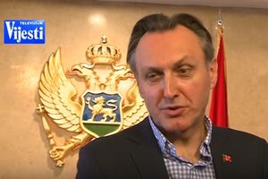 Krivokapić: Đukanović stao iza Šešeljevih političkih djela