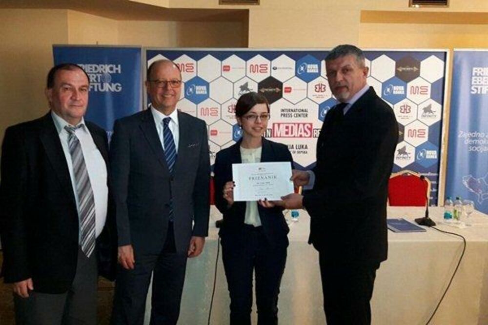 Alfa centar, priznanje, Foto: Alfa centar