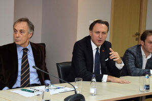 Socijaldemokrate: Lekić i zvanično mentor Krivokapiću