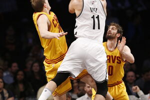 Bruklin iznenadio, Redik brži od sirene