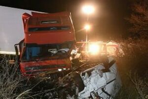 Francuska: U sudaru minibusa i kamiona 12 mrtvih