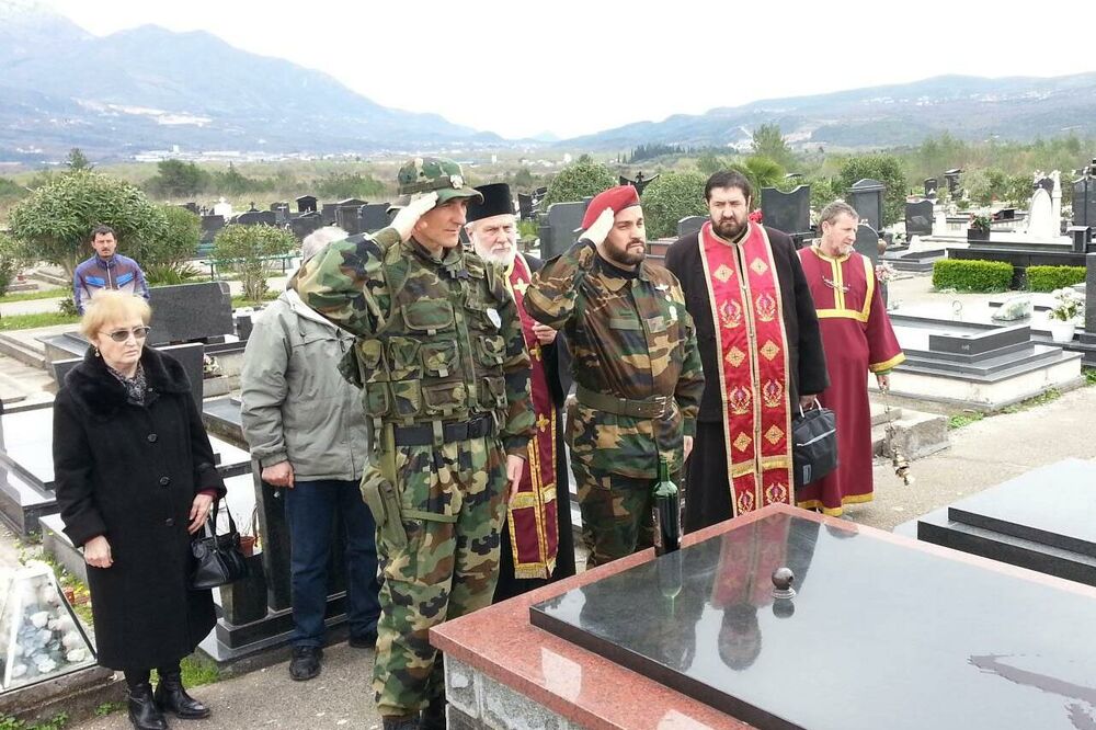 sa pomena na groblju, Foto: Siniša Luković