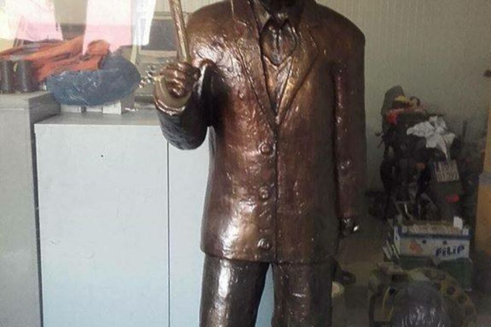 spomenik Đorđiju Tomoviću, Foto: #Građanski