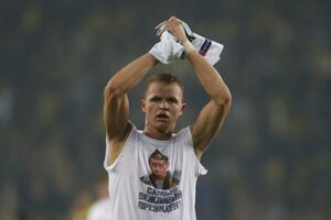 UEFA kaznila Tarasova sa 5.000 eura zbog majice sa Putinom